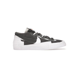 NIKE SACAI BLAZER LOW - IRON GREY